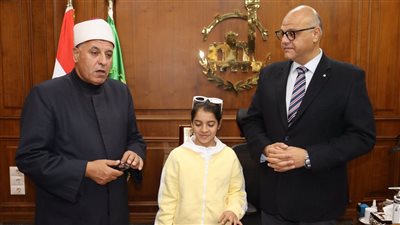 محافظ القليوبية يستقبل الطالبة الفلسطينية «ريتاج» لإنهاء أوراق انضمامها للأزهر