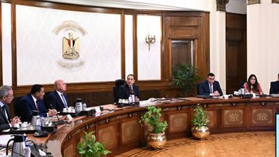 رئيس الوزراء يتابع الموقف التنفيذي لمشروعات 