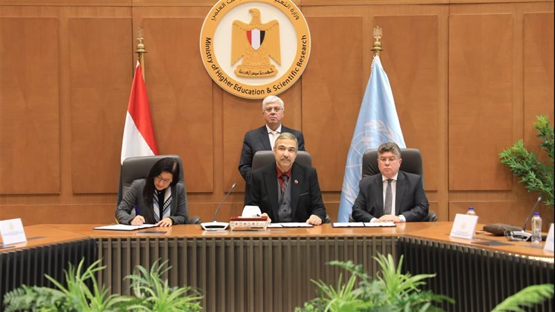 ايمن عاشور 