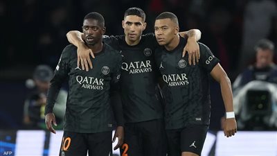 نجما فرنسا مبابي وديمبيلي في مدرجات مباراة المغرب ومالي