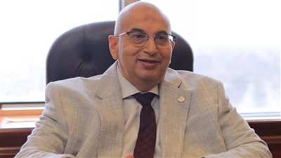 أشرف عبد الغني يطالب بإعفاء المستشفيات 