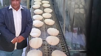 ضبط 2275 عبوة غذائية مجهولة المصدر ومخابز مخالفة في حملات تموينية بالبحيرة