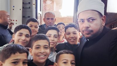 خطبة «عناية الإسلام بالأطفال» ترسم البسمة على وجوه الصغار بمسجد السيدة نفيسة