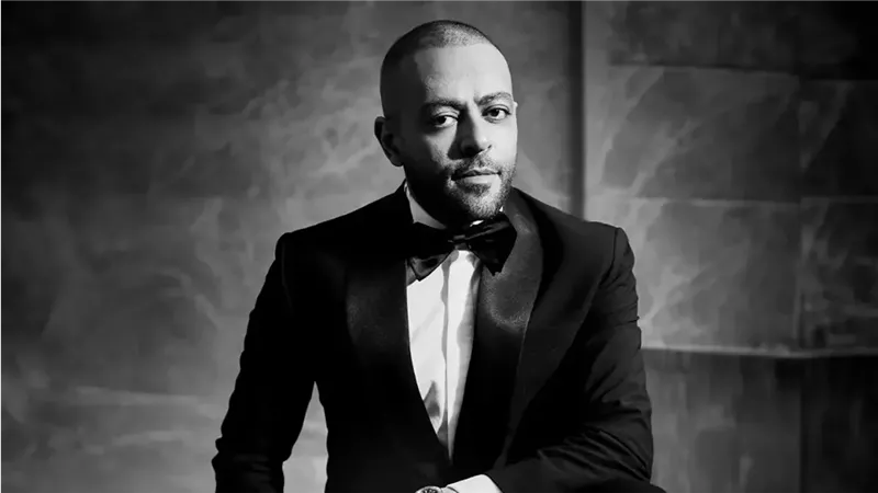 تامر عاشور