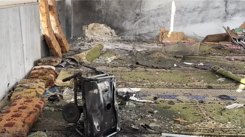 انفجار مسجد في حمص