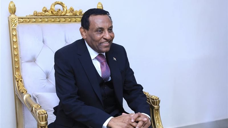 كامل إدريس