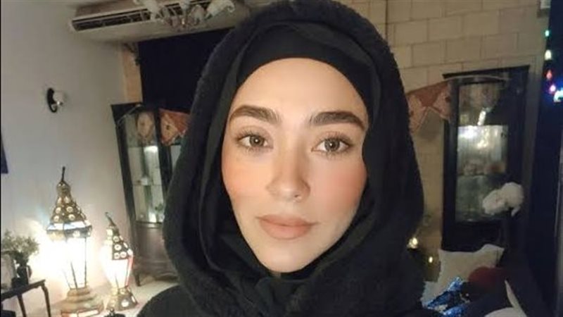 زيزي عادل 