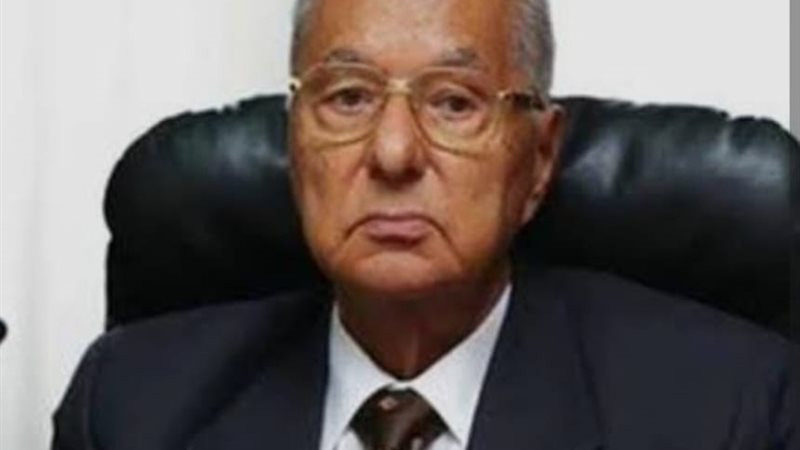 الدكتور محمود حمدي