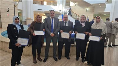 تكريم مستحقي العطاء.. وزير الصحة يكرم النماذج المشرفة بالقطاع الصحي