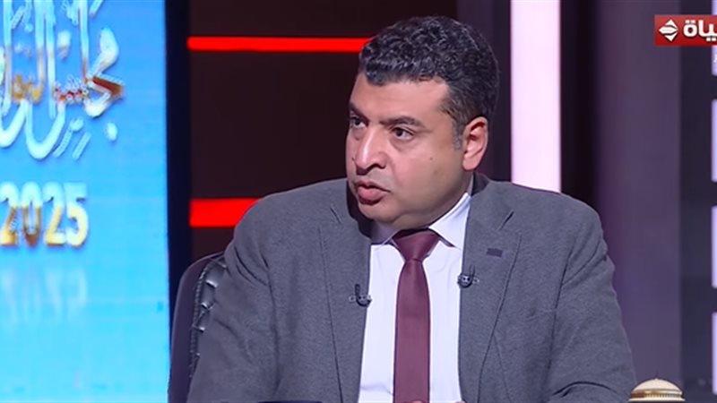 الكاتب الصحفي محمود