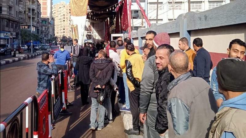 إخلاء سبيل 12 متهمًا