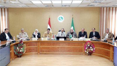 محافظ الشرقية يُشدد على إسراع الخطى في جميع الملفات الحيوية