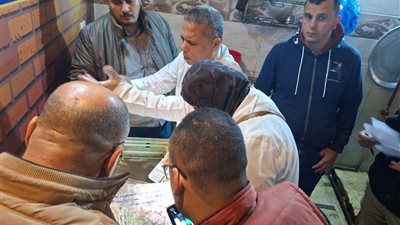 محافظ الغربية يتفقد مطاعم المحلة ويأمر بإعدام اللحوم والدجاج الفاسد 