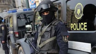 القبض على 3 عاطلين بحوزتهم مخدرات وأسلحة نارية بالبدرشين
