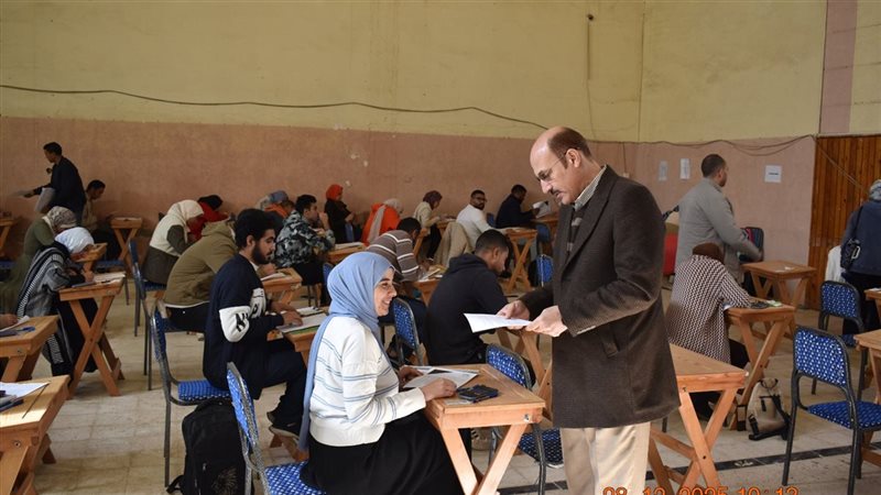 جانب من تفقد الامتحان
