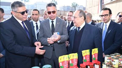 بنسبة 20%.. الشركات القومية تخفض الأسعار بسوق اليوم الواحد في شارع فيصل