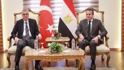 وزير الصحة والسكان يستقبل نظيره التركي لتعزيز التعاون المشترك 