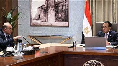 رئيس الوزراء يتابع خطة التوسع في طرح المزيد من الشركات بالبورصة 