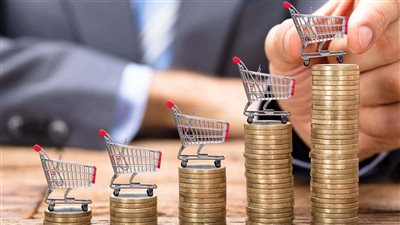 خبير مصرفي: معدلات التضخم تشهد تراجعا واضحا خلال الفترة الحالية 