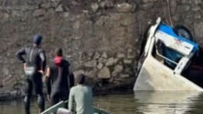 لحظة انتشال السيارة