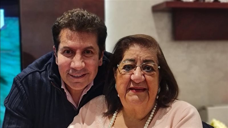 هاني رمزي ووالدته