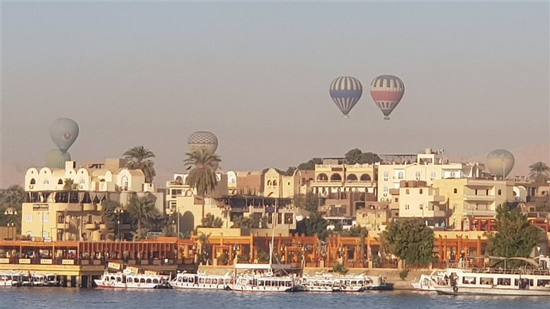 البالون الطائر يزين