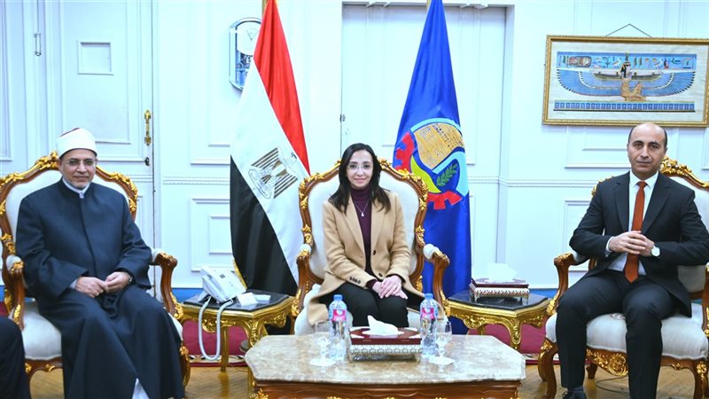 محافظ البحيرة تستقبل