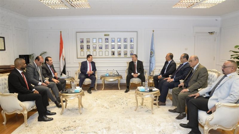 محافظ أسيوط 