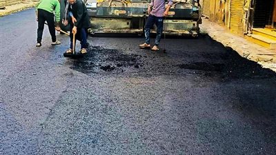 بطول 17 ألف متر.. بدء رصف منطقة شارع الشريف بحي شرق سوهاج