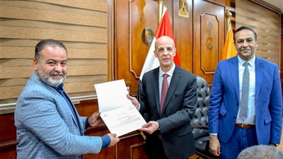 جامعة بنى سويف: تكريم الهوارى وهنداوي وتهنئة الأقباط بعيد الميلاد المجيد