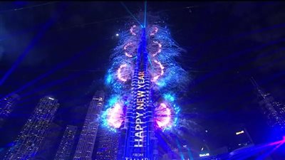 بث مباشر.. لحظة بدء العام الجديد 2026 في الإمارات على برج خليفة  