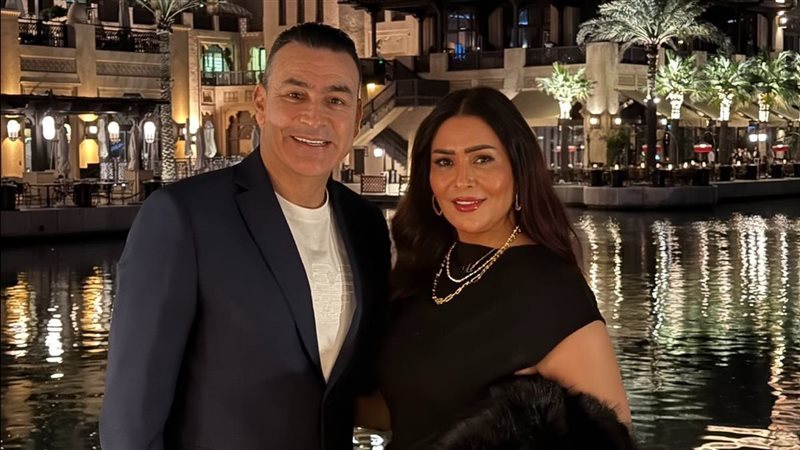 عصام الحضري وزوجته