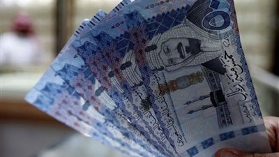 سعر الريال السعودي مقابل الجنيه اليوم .. استقرار حذر في البنوك