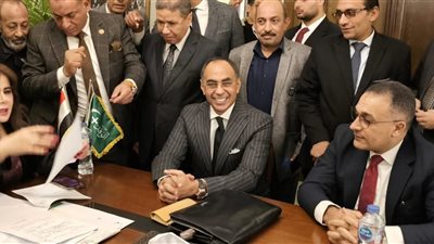 هاني سري الدين يتقدم بأوراق ترشحه لرئاسة حزب الوفد ويؤكد: 