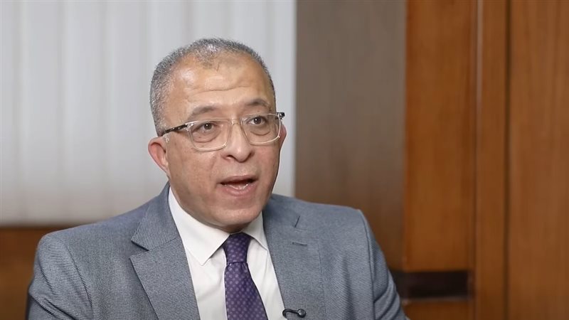 الدكتور أشرف العربي