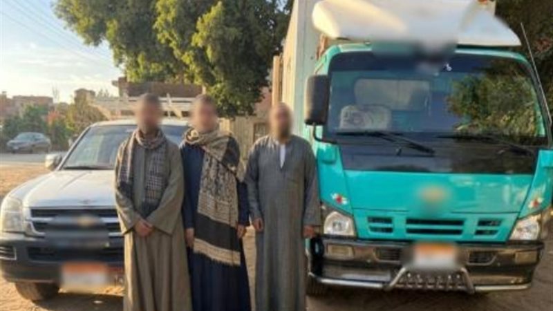 المتهمون والمضبوطات