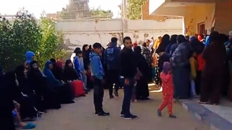 توافد الناخبين على