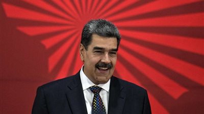 المحكمة العليا في فنزويلا تأمر نائبة الرئيس بتولي صلاحيات مادورو مؤقتا 