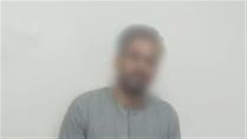 المتهم بتوزيع أموال