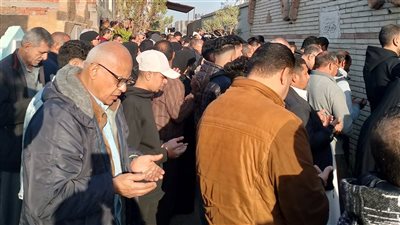 أهالي بنها بالقليوبية يودعون جثـمان الطفل أحمد ضـحية صديقه بقريةالرملة 