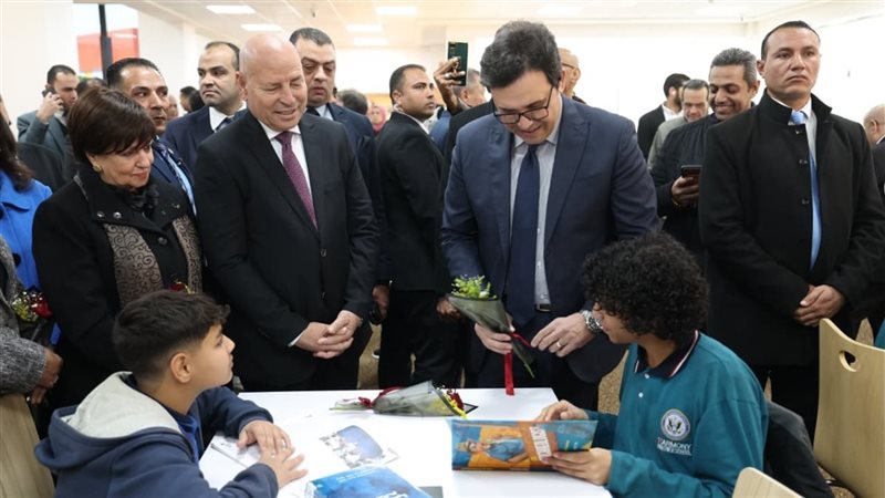 وزير الثقافة ومحافظ