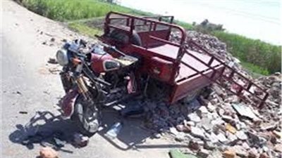 إصابة 10أشخاص في واقعة انقلاب تروسيكل أعلى كوبري الواسطى بأسيوط