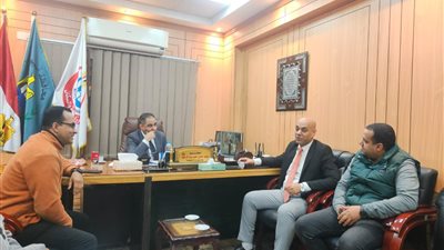 صحة أسيوط والتأمين الصحي يبحثان تعزيز التعاون لتطوير الخدمات الطبية