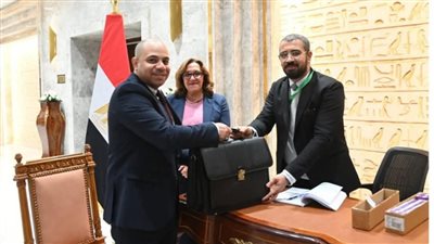 نائبًا عن حزب العدل.. علي خالد يتسلم كارنية عضوية مجلس النواب