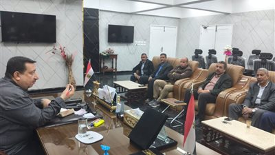 رئيس مركز طهطا بسوهاج يتابع ملفات النظافة والإنارة استعدادًا لأعياد الميلاد