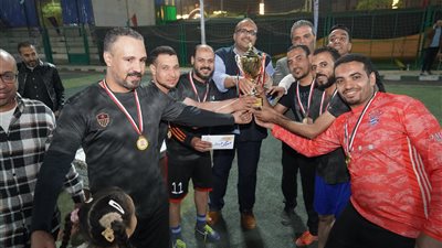 مياه سوهاج:فريق الشئون التجارية المركزية يحصل على كأس بطولة كرة القدم الخماسية