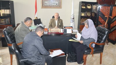 موقف تحصيل مستحقات الدولة عن تطوير الصرف المغطى للأراضي الزراعية ببني سويف