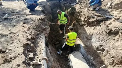 كسر في خط طرد محطة صرف الكرور بأسوان.. ولجنة لحصر الأضرار