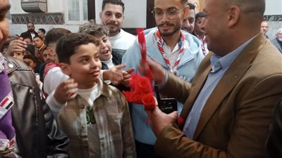 حسين الزمقان يقدم التهاني بعيد الميلاد المجيد للأنبا «بضابا» |صور
