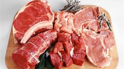 تراجع أسعار اللحوم الطازجة محليًا مع انخفاض يومي وأسبوعي